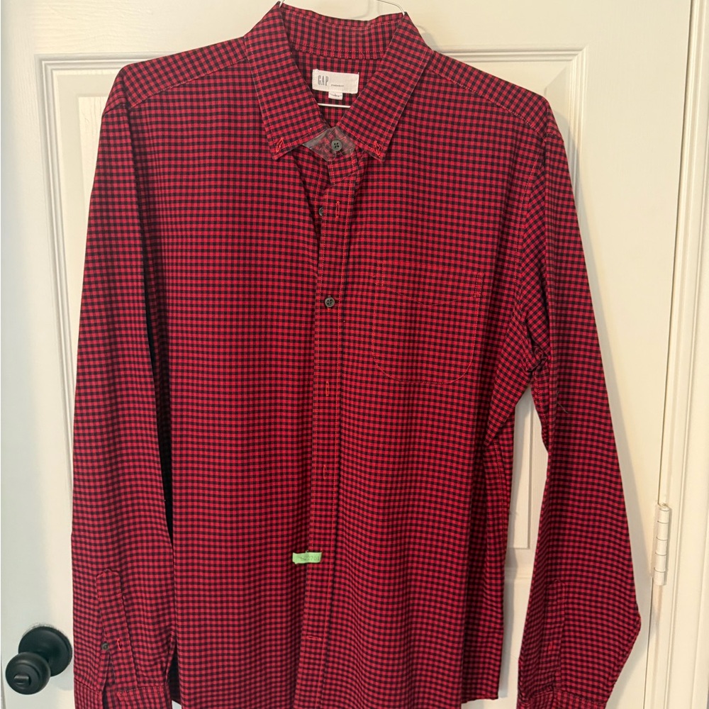 GAP Red and Black Plaid Men's Shirt